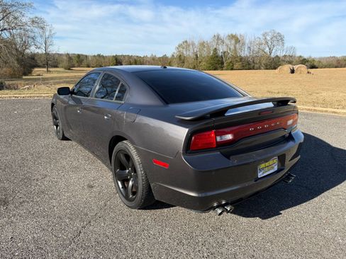 Used 2014 Dodge Charger R/T image 3