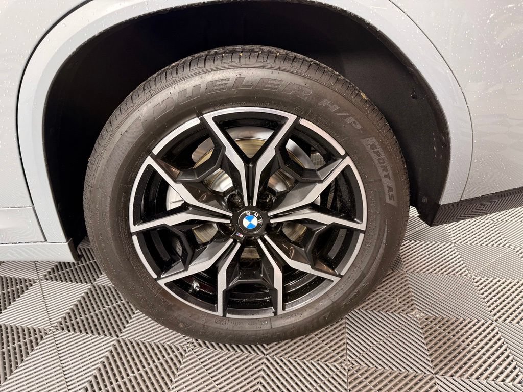 Used 2023 BMW X4 xDrive30i w/ M Sport Package AWD/4WD image 18