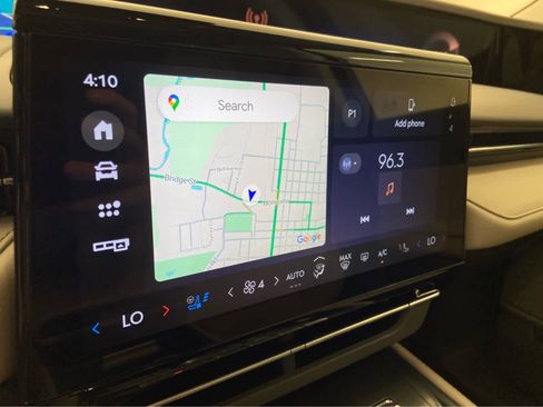 Used 2024 Lincoln Nautilus Reserve w/ Equipment Group 202A image 27