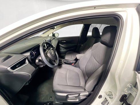 Used 2021 Toyota Corolla LE FWD image 14