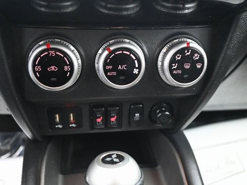 Used 2023 Mitsubishi Outlander Sport SE image 15