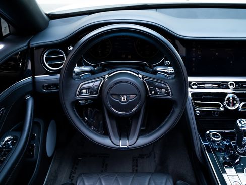 Used 2021 Bentley Flying Spur V8 AWD/4WD image 11