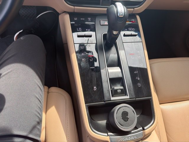 Used 2024 Porsche Macan AWD/4WD image 19