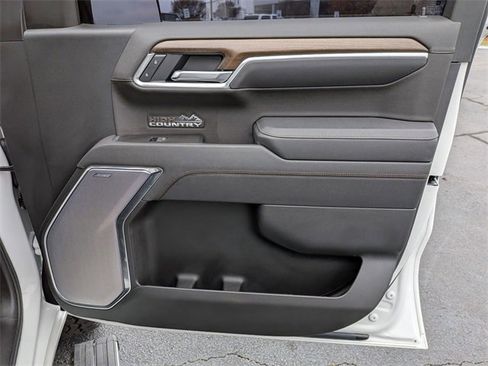 Used 2025 Chevrolet Silverado 1500 High Country w/ High Country Premium Package image 36