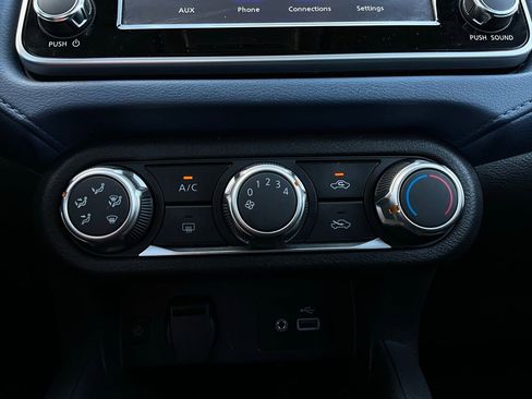 Used 2025 Nissan Versa SV image 25