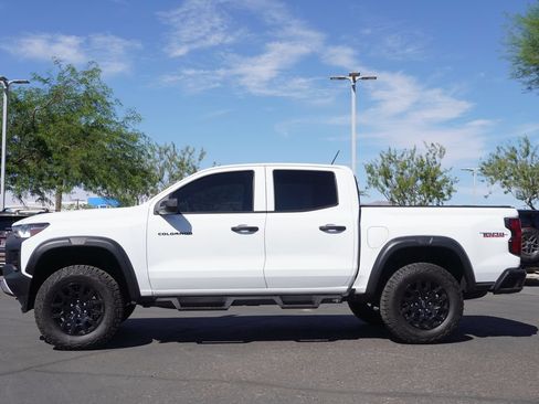 Used 2025 Chevrolet Colorado Trail Boss AWD/4WD image 2