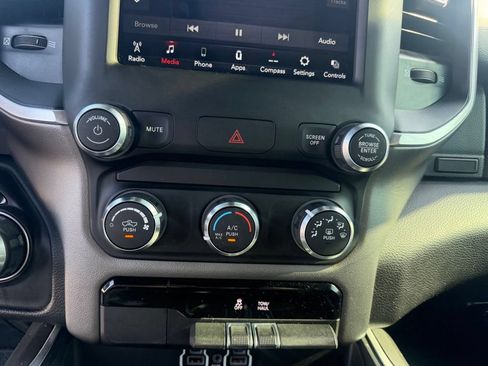 Used 2021 RAM 1500 Big Horn AWD/4WD image 36