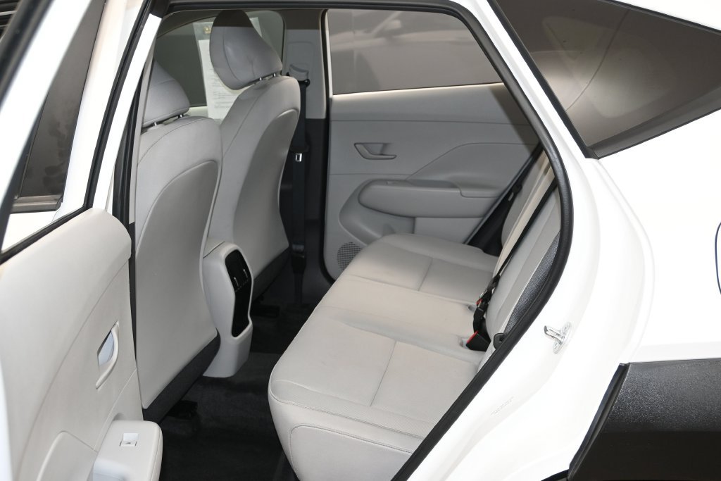 Used 2025 Hyundai Kona SEL AWD/4WD image 25