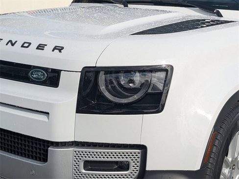 Used 2025 Land Rover Defender 90 S image 9