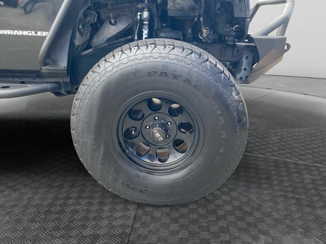 Used 2012 Jeep Wrangler Rubicon w/ Dual Top Group AWD/4WD image 32