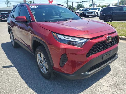 Used 2022 Toyota RAV4 XLE w/ Convenience Package FWD image 8