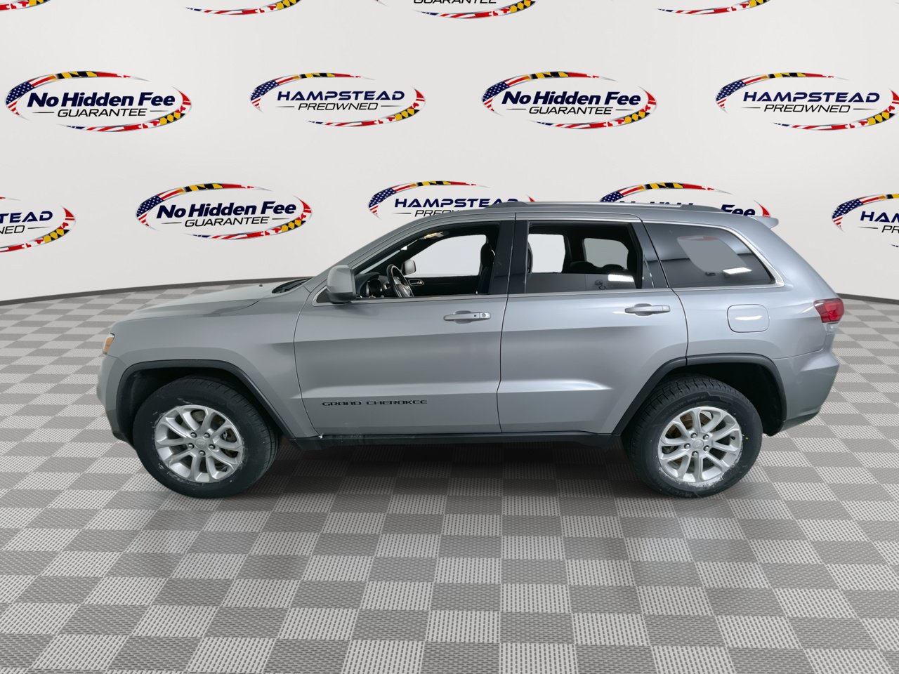 Used 2021 Jeep Grand Cherokee Laredo w/ Security & Convenience Group AWD/4WD image 6