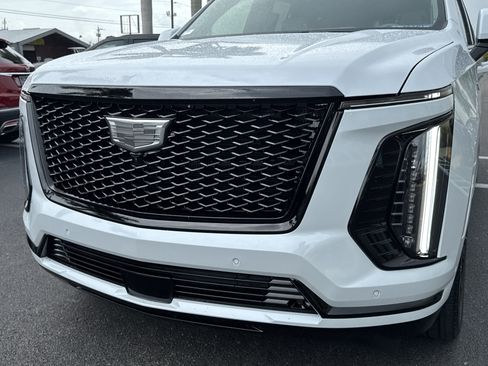 Certified 2026 Cadillac Escalade Platinum Sport w/ LPO, ONYX Package AWD/4WD image 9