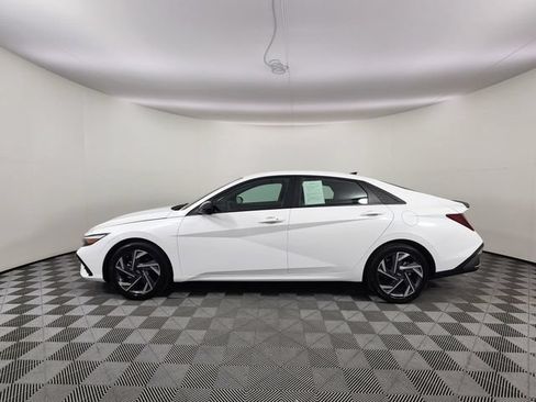 Certified 2025 Hyundai Elantra Sport w/ Cargo Package FWD image 2
