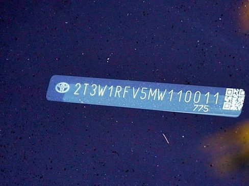 Used 2021 Toyota RAV4 XLE image 33