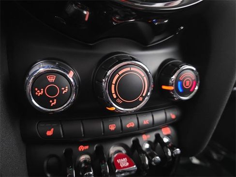 Used 2019 MINI Cooper S image 17