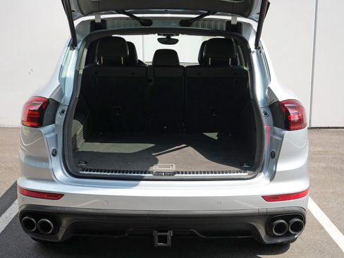 Used 2017 Porsche Cayenne Platinum Edition AWD/4WD image 9