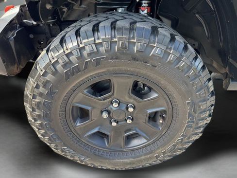 Used 2021 Jeep Gladiator Mojave AWD/4WD image 31