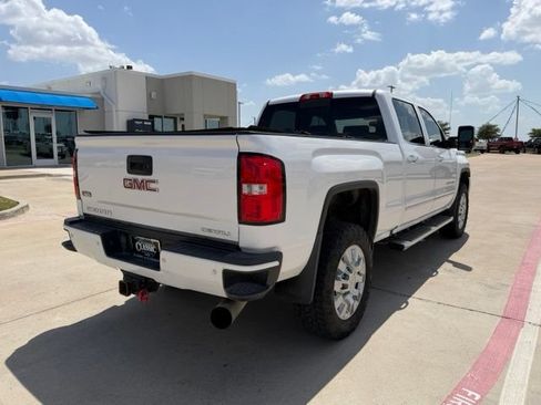 Used 2019 GMC Sierra 2500 Denali AWD/4WD image 3