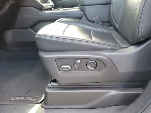 Certified 2025 GMC Yukon XL Denali image 24