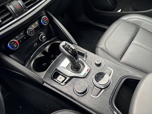 Used 2024 Alfa Romeo Stelvio Sprint image 18