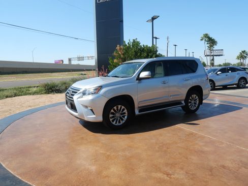 Used 2017 Lexus GX 460 Luxury image 5