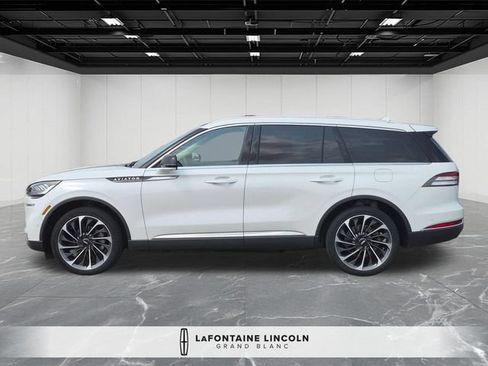 Used 2024 Lincoln Aviator Reserve w/ Equipment Group 201A AWD/4WD image 2