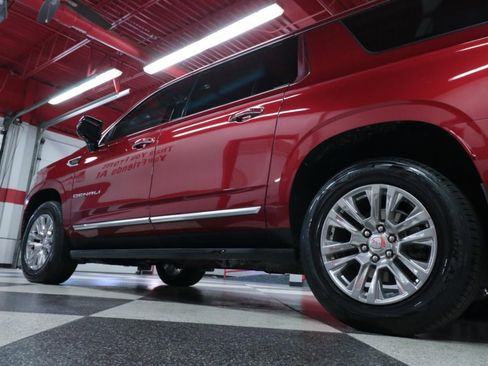 Used 2023 GMC Yukon XL Denali image 42