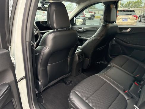 Used 2025 Ford Escape SE image 37