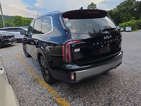 Used 2025 Kia Telluride SX w/ SX Captain's Chair Package AWD/4WD image 6