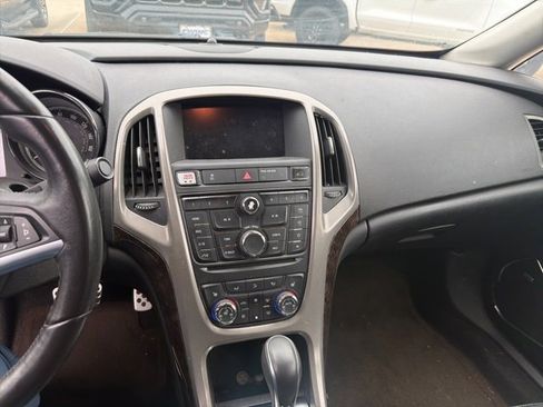 Used 2013 Buick Verano Premium image 8