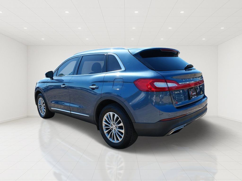 Used 2018 Lincoln MKX Select w/ Select Plus Package AWD/4WD image 4