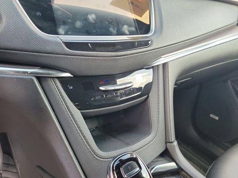 Certified 2023 Cadillac XT5 Luxury FWD image 9