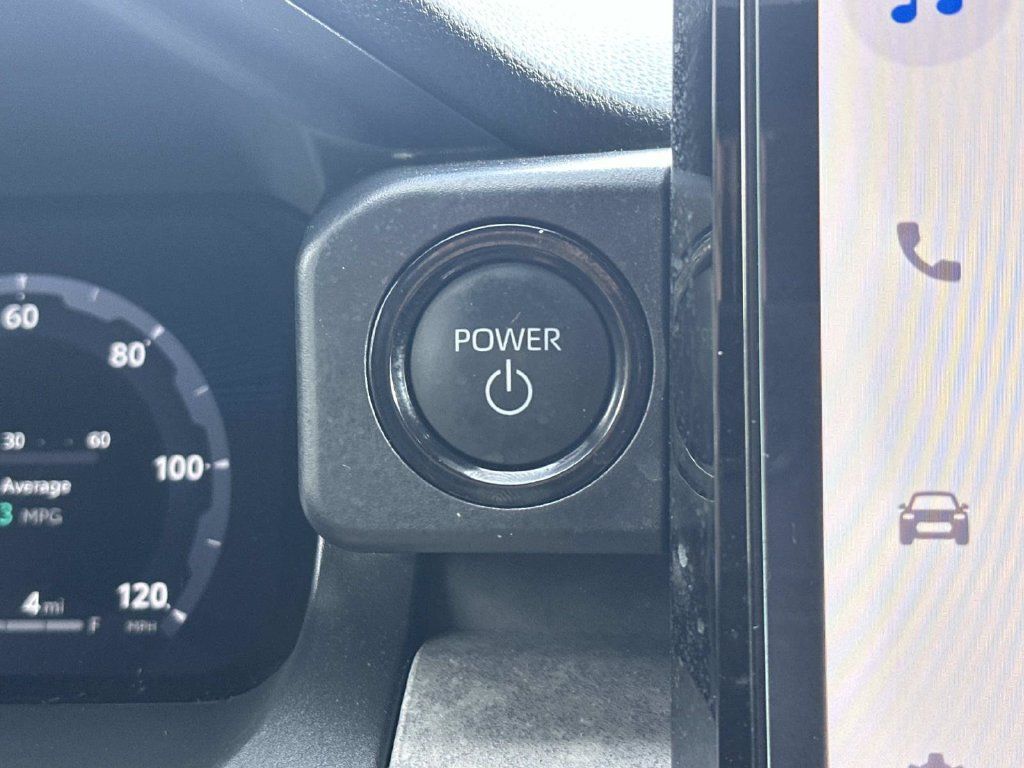 Used 2025 Toyota Tacoma 4x4 Double Cab Hybrid image 33