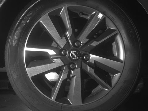 Used 2025 Nissan Versa SV image 15