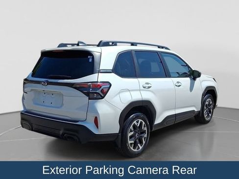 Used 2025 Subaru Forester Premium AWD/4WD image 7