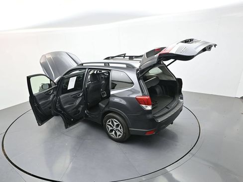 Used 2019 Subaru Forester Premium AWD/4WD image 46