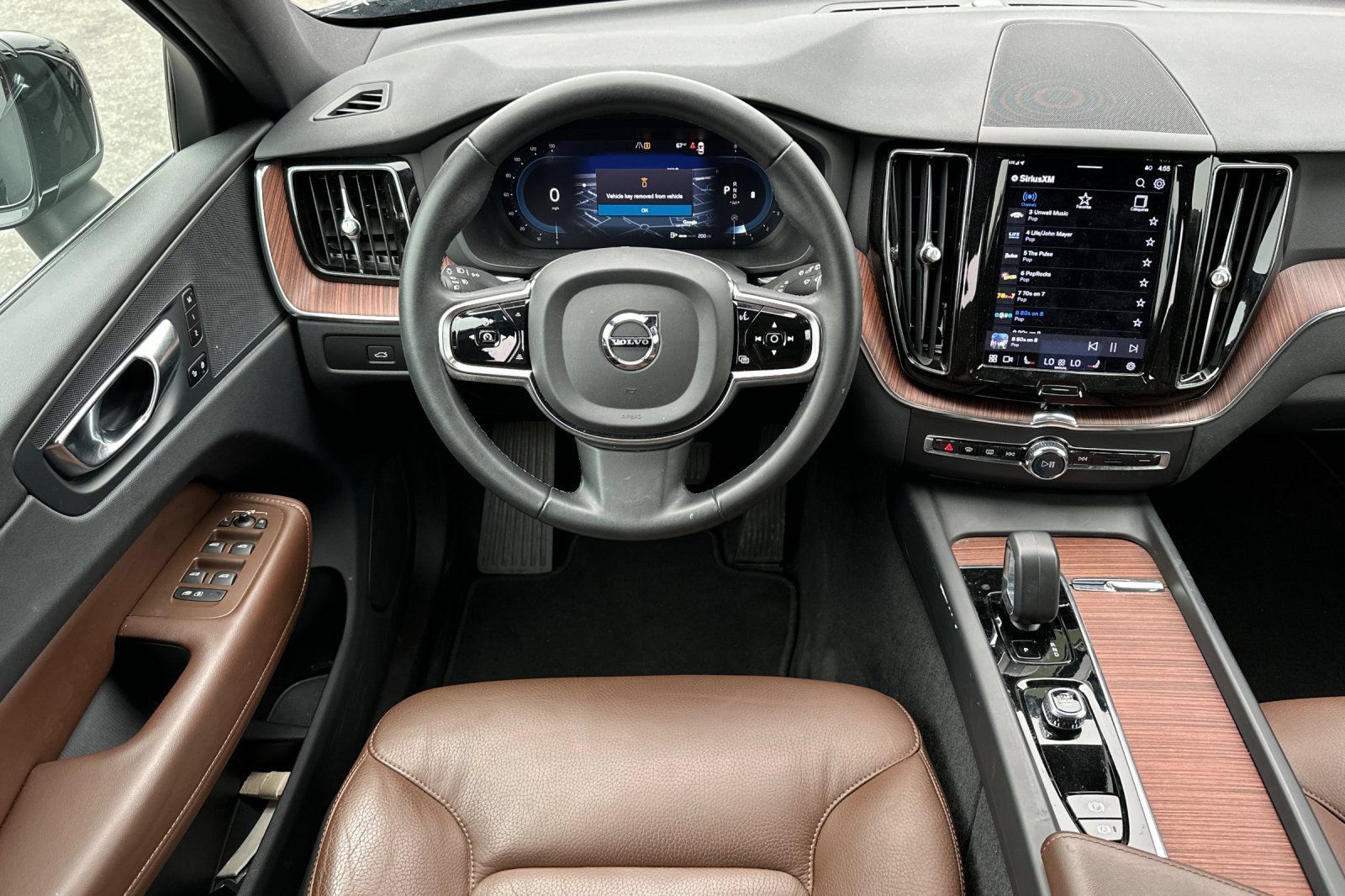 Used 2023 Volvo XC60 B5 Plus AWD/4WD image 16