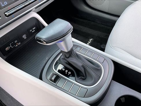 Used 2025 Hyundai Kona SEL image 15