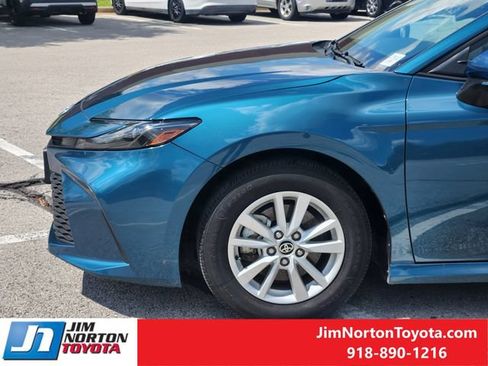 Used 2025 Toyota Camry LE FWD image 8