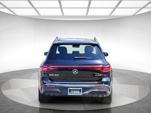 Used 2024 Mercedes-Benz EQB 300 4MATIC image 3