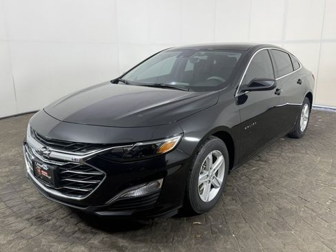 Used 2025 Chevrolet Malibu LS FWD image 3