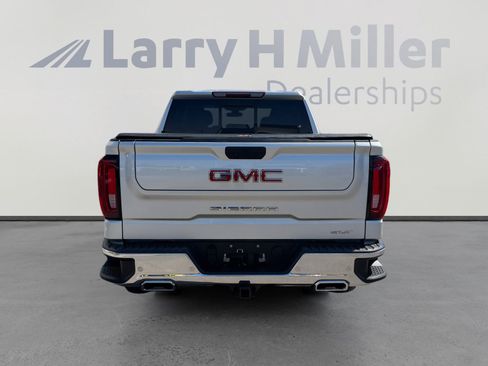 Used 2021 GMC Sierra 1500 SLT AWD/4WD image 4