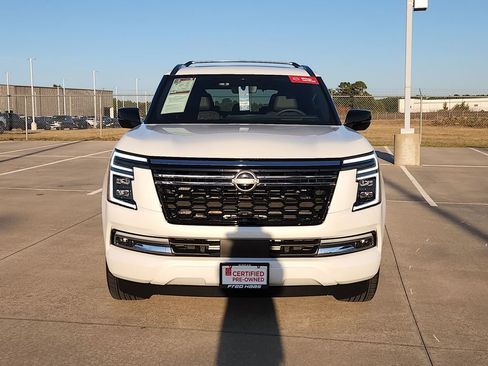 Certified 2025 Nissan Armada Platinum Reserve image 9