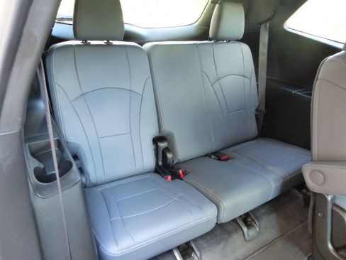 Used 2023 Buick Enclave Essence AWD/4WD image 44