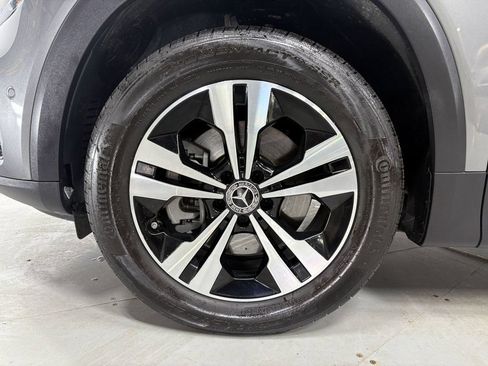 Used 2026 Mercedes-Benz GLB 250 4MATIC image 33
