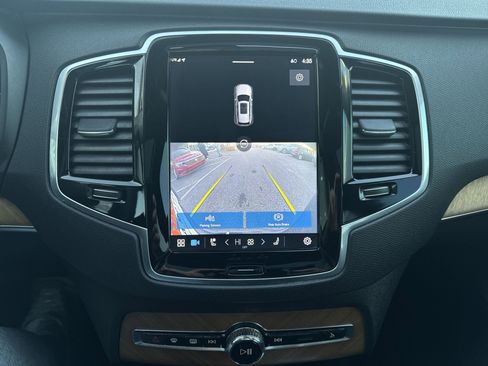 Used 2023 Volvo XC90 B6 Plus image 15