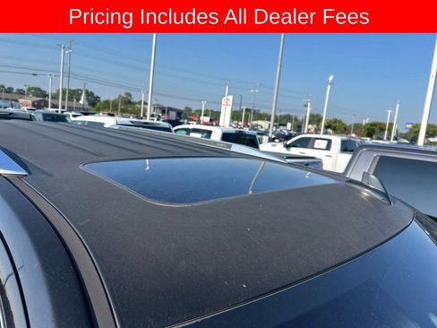 Used 2016 Cadillac Escalade Luxury AWD/4WD image 3