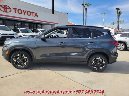 Used 2024 Kia Seltos EX image 7