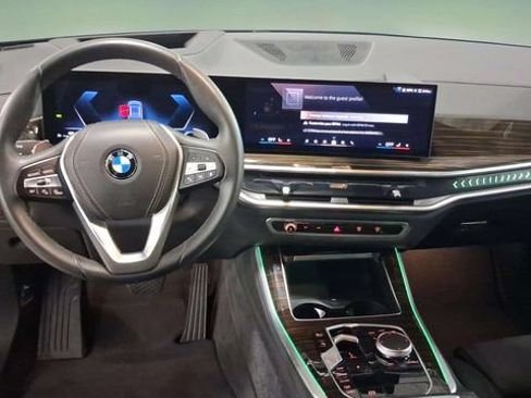 Used 2026 BMW X5 xDrive40i AWD/4WD image 9